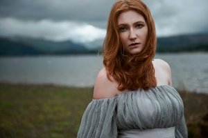 ursula schmitz, portrait, fotografie, destination, england, cumbria, ullswater, lae district, beauty, photography, red head, freckles, mom, mother