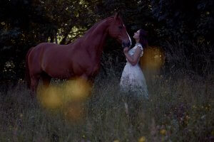 teenager, girl, beauty, wien, vienna, ursula schmitz, fotografie, portrait, photography, horse, pferd, equestrian, spring, summer, austria, sunset, romance