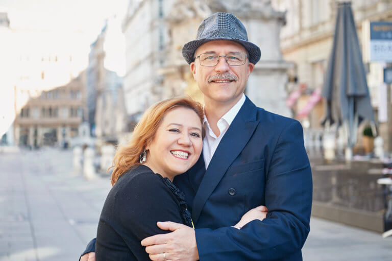 With love from Vienna! For their anniversary these two lovebirds enjoyed a couple photoshoot in Vienna by Ursula Schmitz
