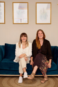 Vivi Ramani und Elisabeth Gantner im Atelier Wunderkammer in Wien.